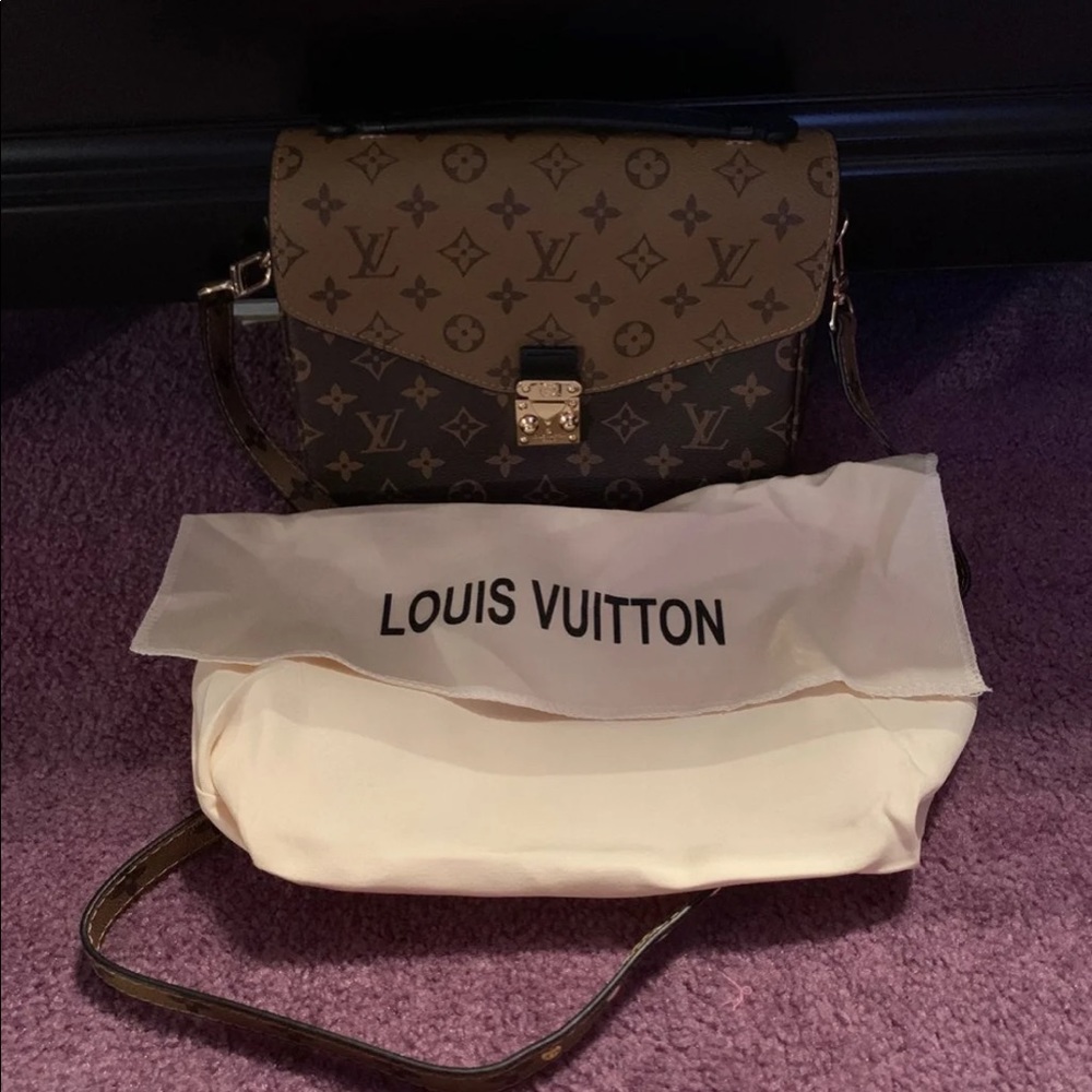 Brand New Louis Vuitton Pochette Métis
